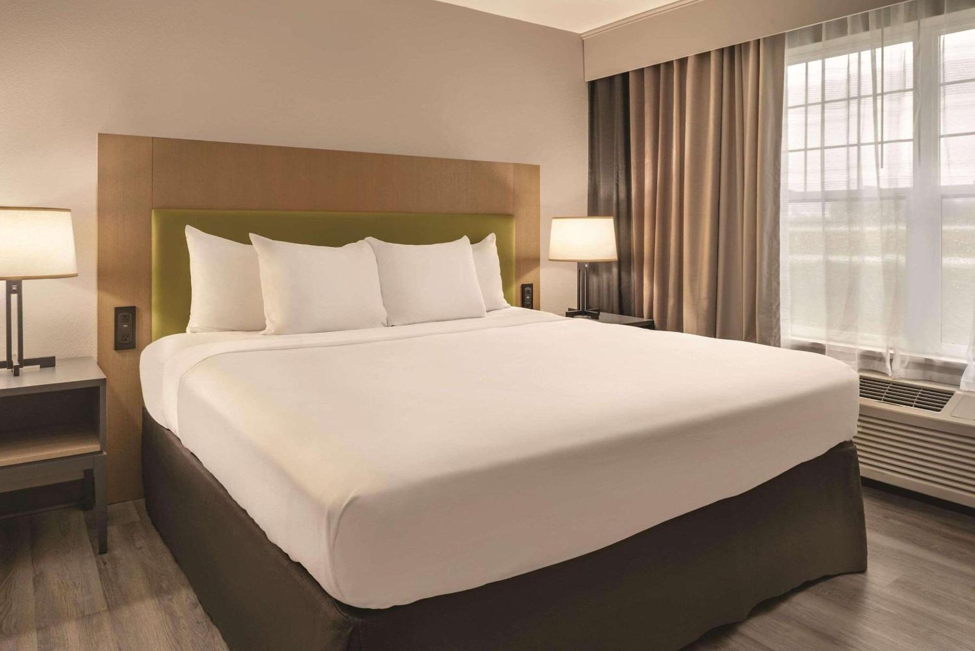 Country Inn & Suites By Radisson, Cedar Falls, Ia Extérieur photo